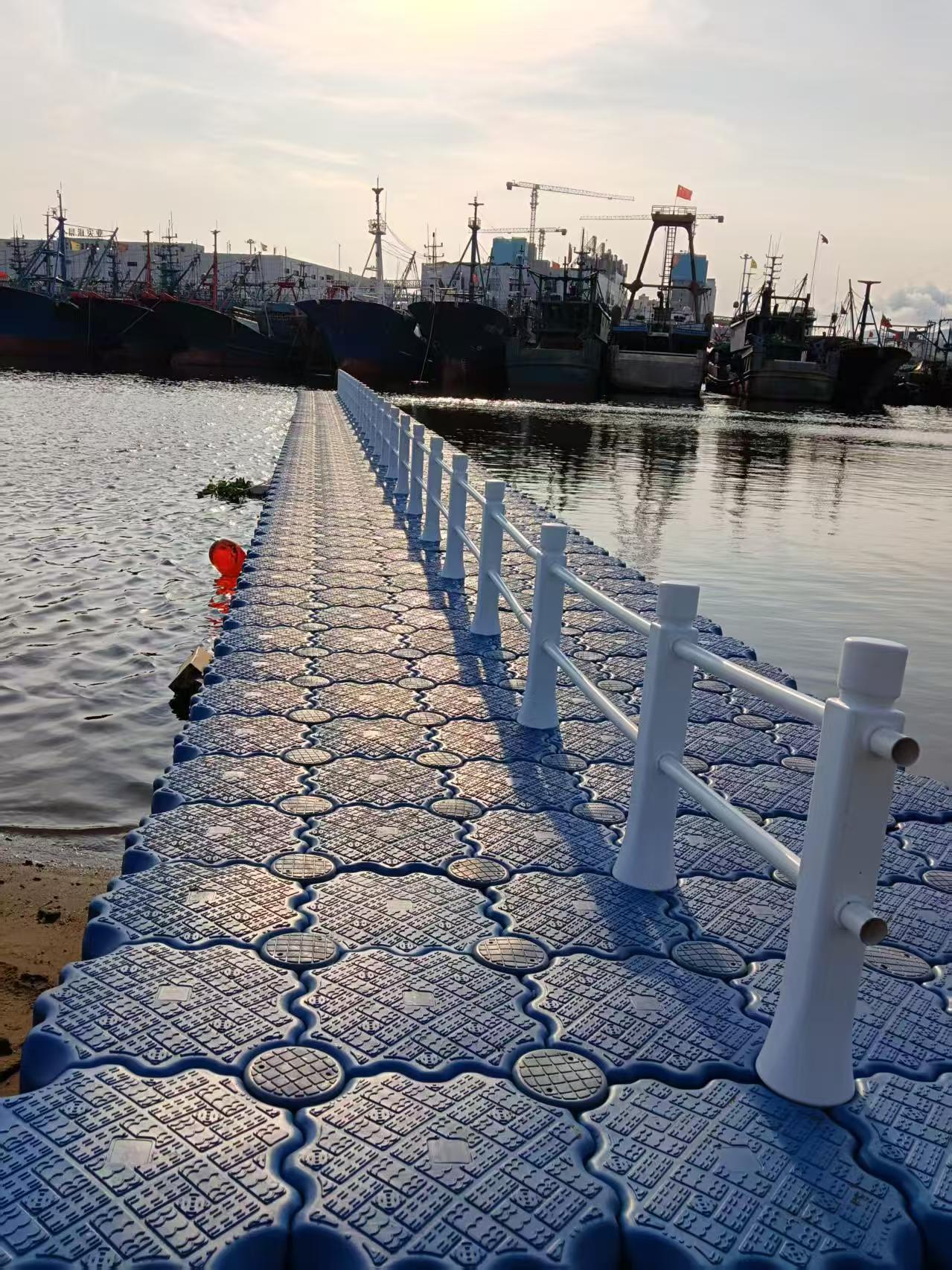 浮筒平台